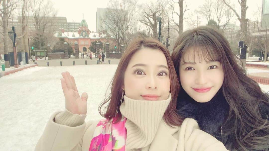 神田れいみさんのインスタグラム写真 - (神田れいみInstagram)「#北海道 ☃️❄️﻿ ﻿ まみちゃんと﻿ 雪を見たくて #北海道庁旧本庁舎 へお散歩🥰🤚🏻」1月22日 21時44分 - kandareimi