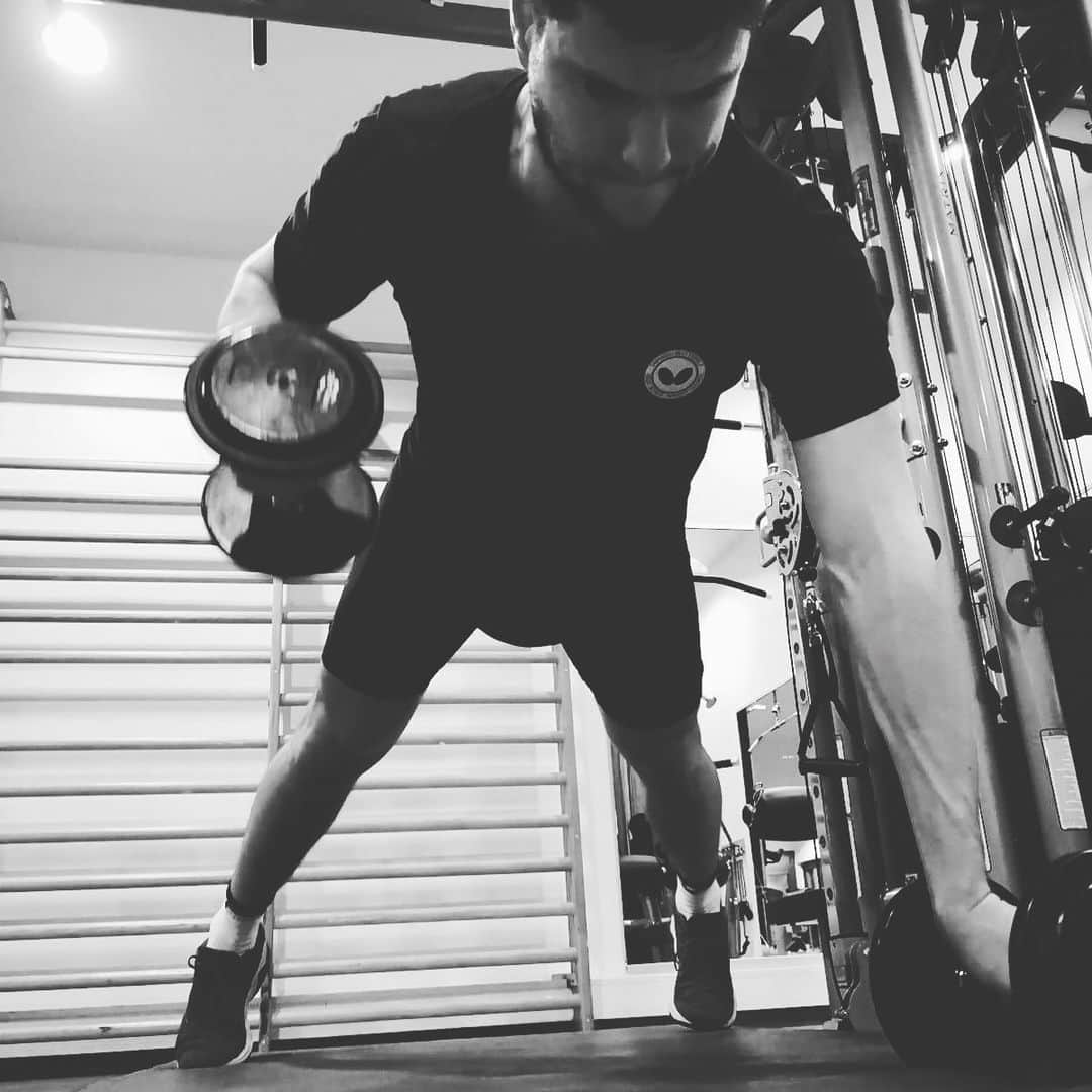 ドミトリ・オフチャロフさんのインスタグラム写真 - (ドミトリ・オフチャロフInstagram)「Getting in shape for the next tournaments💪 🏋️‍♂️🏓 #motivation #fitness」1月22日 21時53分 - dimaovtcharov