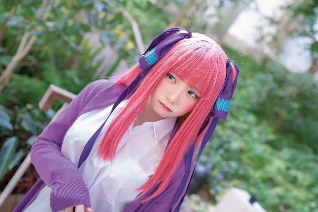 週刊少年マガジンのインスタグラム：「#週刊少年マガジン 8号の表紙・巻頭グラビアは【 #えなこ × #五等分の花嫁 】 奇跡のコラボを楽しむがよいっ！  撮影 / satoru ヘアメイク / えなこ・堀口麻里 スタイリスト / 吉岡由葵 デザイン / 柳野沙織（ Thir.One inc ） 衣装 / 株式会社リアラ / オタクウィッグスタイリスト / shotac」