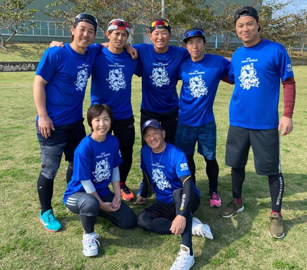 小田裕也さんのインスタグラム写真 - (小田裕也Instagram)「本日で宮古島(田中軍団)自主トレが全日程終了しました。  田中さん、雅美さん、大地、柿、良、佳明ありがとう。 応援しにきてくれた人達もありがとうございました！！ 充実した日々を過ごす事が出来ました！ でも本番はこれから！ 皆んなが良かったと思えるようなシーズンにしましょう。 #田中軍団 #自主トレ #宮古島 #トレーニングカレッジクビ #田中昌彦 #オリックスバファローズ #小田裕也 #東北楽天ゴールデンイーグルス #鈴木大地　#渡邊佳明 #千葉ロッテマリーンズ  #柿沼友哉  #神奈川フューチャードリームス  #東良暁」1月22日 22時03分 - o.yuya.bs50_official