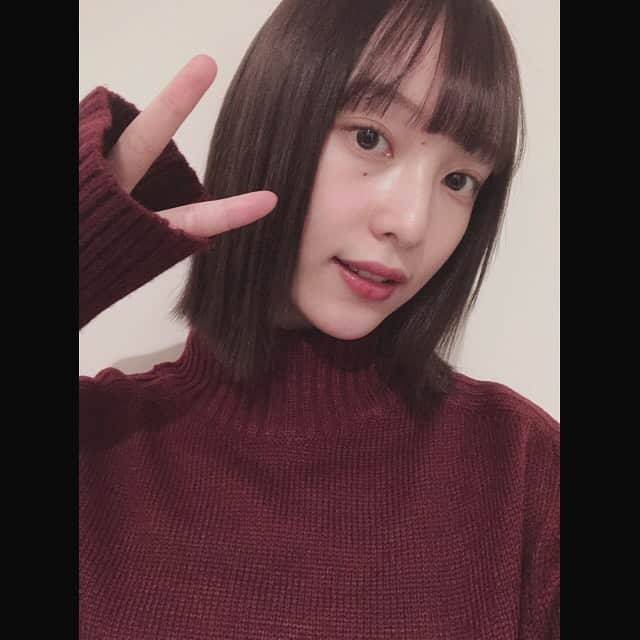 山田愛奈さんのインスタグラム写真 - (山田愛奈Instagram)「.  瞳の色とお揃いヘアカラー🕊 髪の毛伸びましたね 前髪はきりました！」1月22日 22時05分 - aina_yama