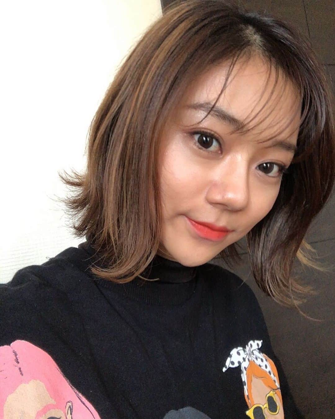 指出瑞貴さんのインスタグラム写真 - (指出瑞貴Instagram)「セット次第でシースルーバングがありますでもワンレンにもすぐ戻れるバング🌞💗　さあこの髪色ともバイバイ。👋 ✂︎💇‍♀️@ryusuke_yoshioka ❤️❤️」1月22日 22時05分 - sashidemizuki