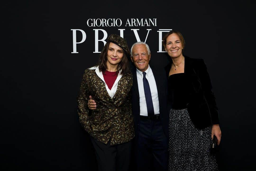 Armani Officialさんのインスタグラム写真 - (Armani OfficialInstagram)「Mr Armani with some of the special guests at the #GiorgioArmaniPrivé SS20 Haute Couture Show held at Pavillon Vendôme in Paris  @reesewitherspoon @belpowley @juliettebinoche @guillaumecanetofficiel @virginie_efira_ @sabinegetty @humarchand and Roberta Armani #ArmaniStars #PFW Credits: @sgpitalia @stefanoguindani」1月22日 22時16分 - emporioarmani