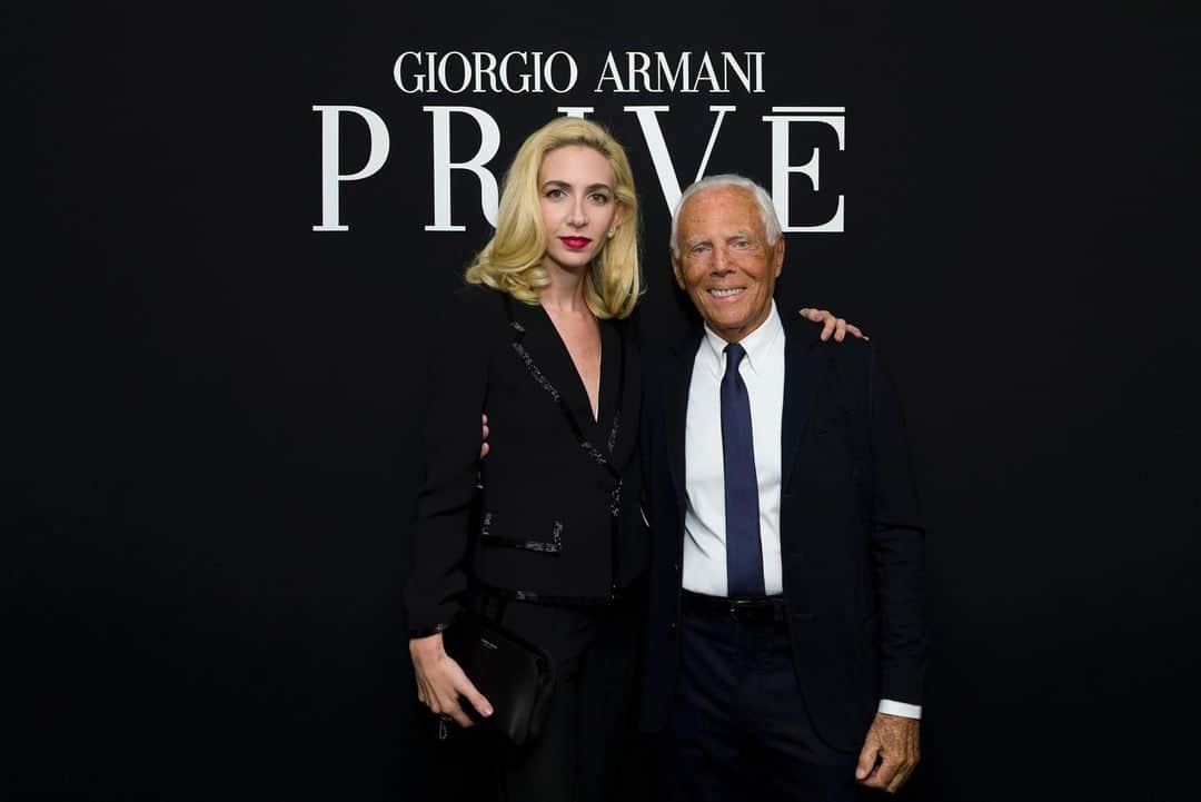 Armani Officialさんのインスタグラム写真 - (Armani OfficialInstagram)「Mr Armani with some of the special guests at the #GiorgioArmaniPrivé SS20 Haute Couture Show held at Pavillon Vendôme in Paris  @reesewitherspoon @belpowley @juliettebinoche @guillaumecanetofficiel @virginie_efira_ @sabinegetty @humarchand and Roberta Armani #ArmaniStars #PFW Credits: @sgpitalia @stefanoguindani」1月22日 22時16分 - emporioarmani