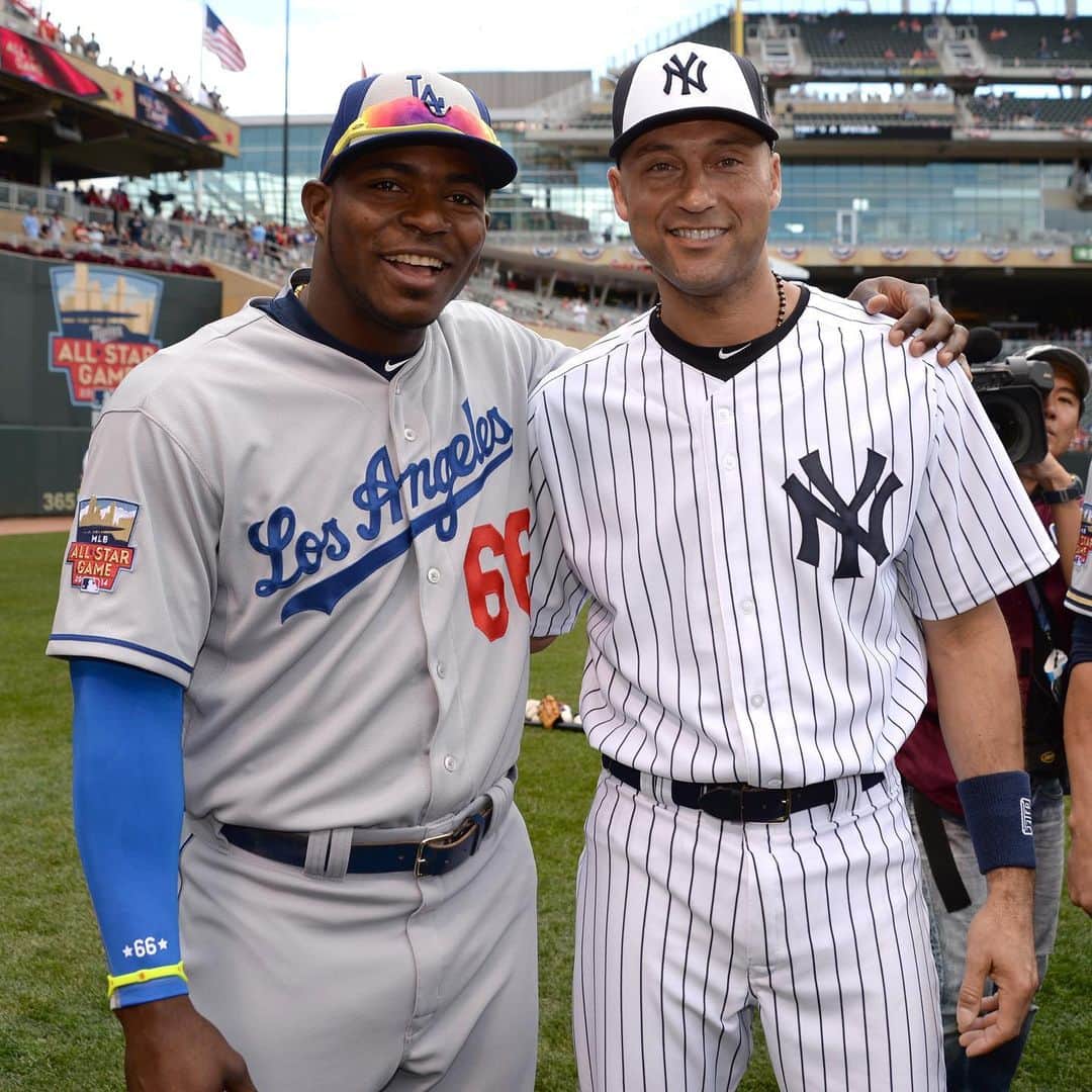 ヤシエル・プイグのインスタグラム：「(Capitán) 2020 introduce to HOF congratulations on the wonderful career been a pleasure to have met you 👍 @jon.soohoo」