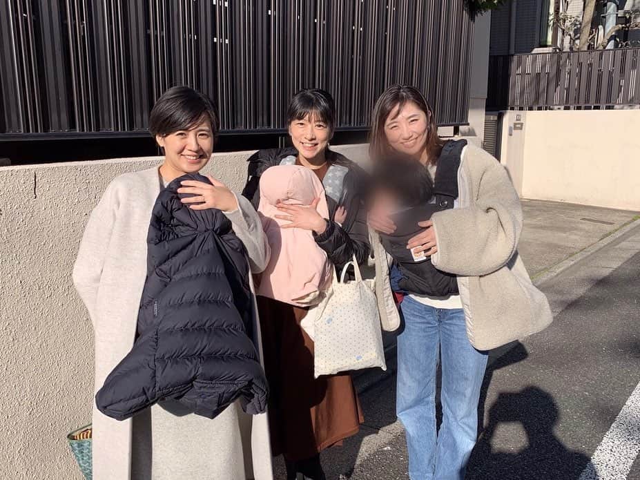 フジテレビアナウンサーのインスタグラム：「生野です。 戸部さんに誘って頂き、アナ室ママメンバーでお料理教室に行ってきました！ 美味しいレシピを習いつつ、子育ての話で盛り上がりました〜 子供の年も近いので、色々相談できて有難い時間でした^_^  たまには、ちゃんとお料理しなければ！と改心。  #合間でせっせとオムツ替え #戸部洋子 #椿原慶子 #松村未央 #生野陽子 #フジテレビアナウンサー」