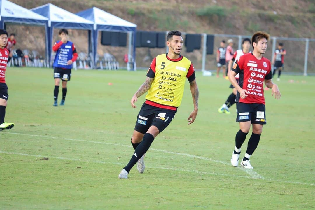 ジェイ・ボスロイドさんのインスタグラム写真 - (ジェイ・ボスロイドInstagram)「Another tough week in training, tomorrow we play our 2nd pre season game and it’s another chance to show what we have been working on. Train smart and hard and we will be a better team.... 🙏🏽 #consadole#team#together#win#belief#determination#striveforgreatness#blessed#hardwork#dedication#soccer#football#training#japan#jleague#adidas#adidastokyo」1月22日 22時27分 - jaybothroyd