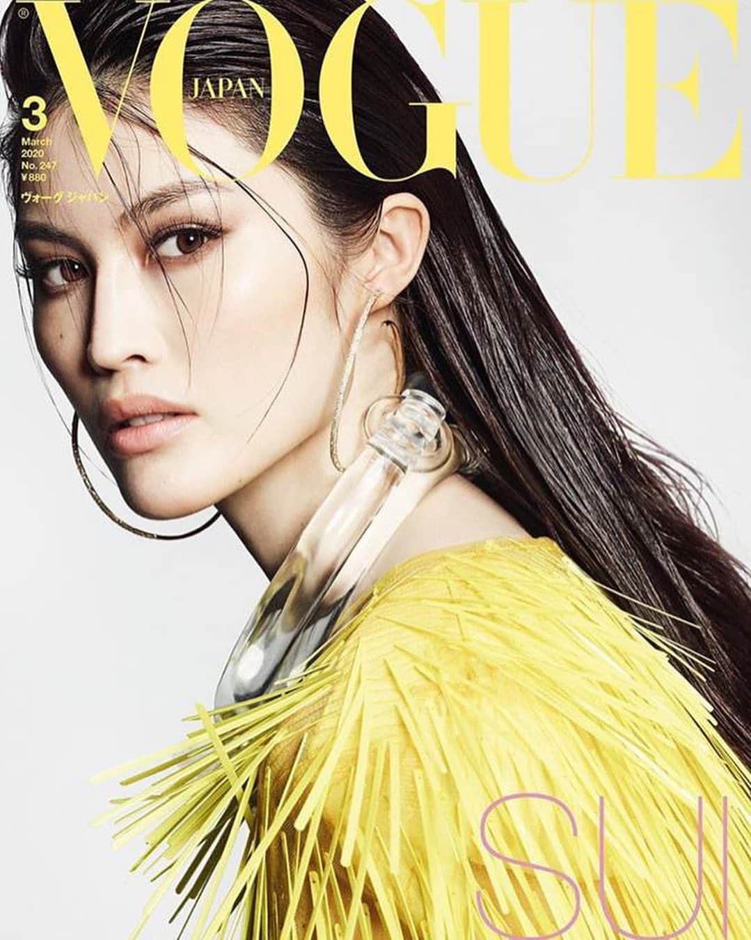 スイ・ヒーのインスタグラム：「Can’t be more thrilled to be part of this extraordinary project!!! @voguejapan 🥰🥰🥰Thanks for the BEST TEAM !!! 🔥🔥🔥 @luigiandiango @annadellorusso @luigimurenu @georgisandev @pg_dmcasting Love you girls!! 💥💥💥💥💥 @adrianalima @angelcandices @doutzen @edita_v_ @joansmalls」
