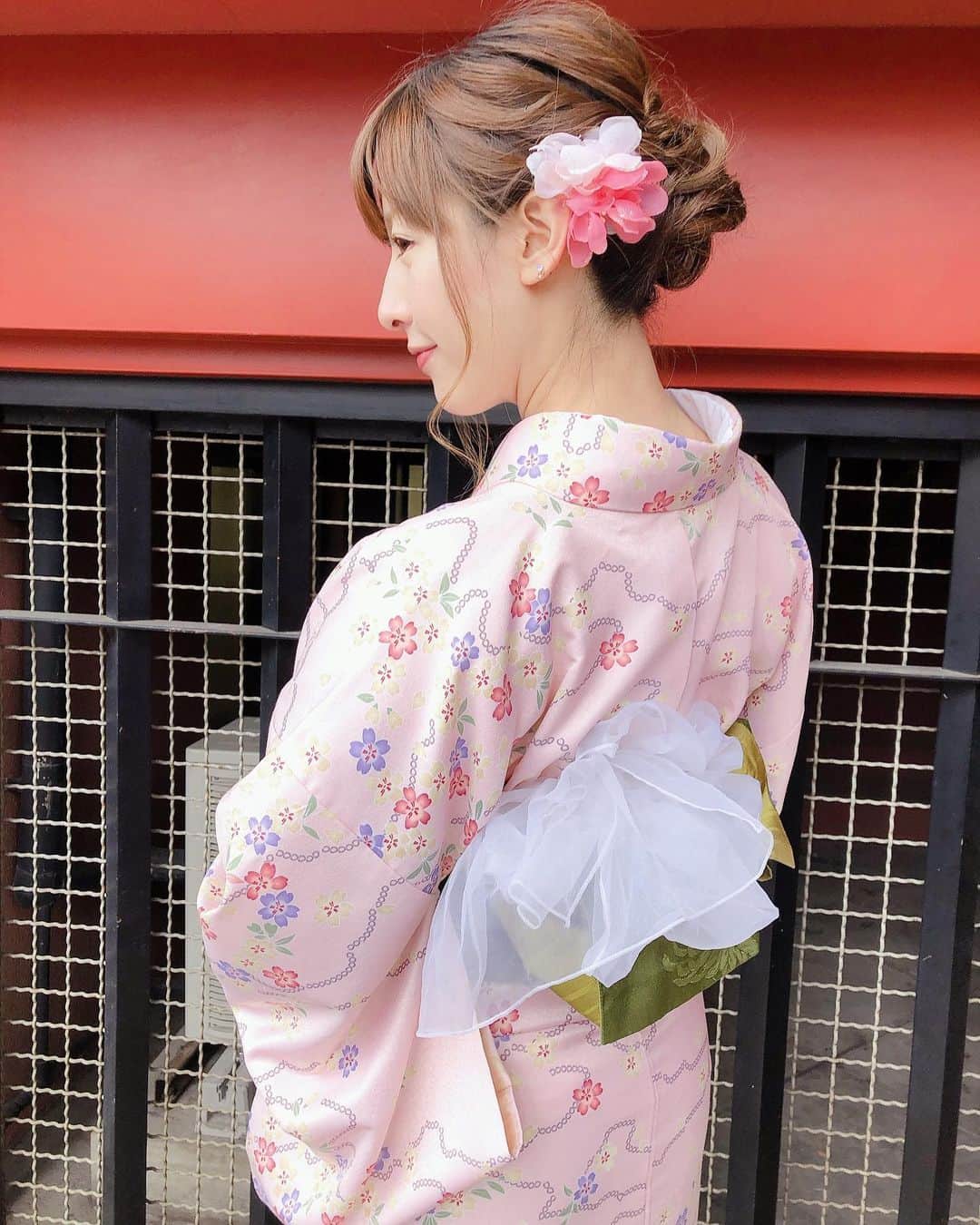 山咲まりなさんのインスタグラム写真 - (山咲まりなInstagram)「🎍着物2020🎍 2年ぶりのぷぅまり浅草撮影会👭👘 また一緒にできて、最高に幸せ🥰❤️💖 途中雪がちらちら綺麗でした☃️✨ 極寒だったのもまた想い出❄️❄️ #浅草 #着物 #着付け #asakusa #kimono #kimonostyle #puumari #bff #👭❤️💖 #👘」1月22日 14時15分 - mari_na0926
