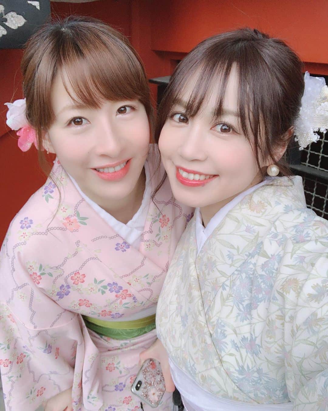 山咲まりなのインスタグラム：「🎍着物2020🎍 2年ぶりのぷぅまり浅草撮影会👭👘 また一緒にできて、最高に幸せ🥰❤️💖 途中雪がちらちら綺麗でした☃️✨ 極寒だったのもまた想い出❄️❄️ #浅草 #着物 #着付け #asakusa #kimono #kimonostyle #puumari #bff #👭❤️💖 #👘」