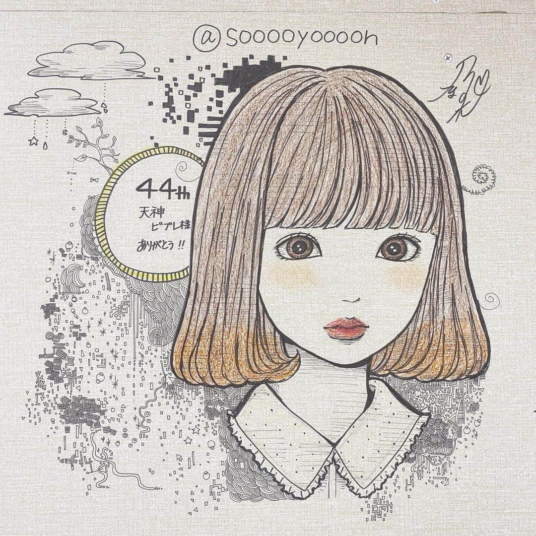 のインスタグラム：「ビブレありがとうございましたー！(体調崩してましたけど だいぶ落ち着きました🤦‍♀️💦) . . ↑2/11まで天神ビブレB1の壁に私の絵があります！ 初めて壁に描くということで凄く緊張したけど他のイラストレーターさん達と一緒に描けて本当に楽しかったです😊😊😊🙏 . . お立ち寄りの方は是非写真撮ってくださいね🥺🥺✨ . . 色んな方の絵が見れて楽しいと思います🥰🥰🥰🥰 . .  #イラスト#アート#絵#画#イラストレーター#デザイン#イラストグラム#水彩#水彩画#色鉛筆#ペン画#鉛筆画#線画#illustration#illustrator#art#drawing#artist#painting#artwork#watercolor#sketch#pencil#digitalart#graphite #創作#絵描きさんと繋がりたい#塗り絵」