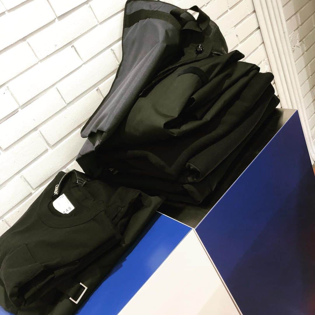 武井壮さんのインスタグラム写真 - (武井壮Instagram)「また黒い服たくさん買ってもただ」1月22日 14時36分 - sosotakei