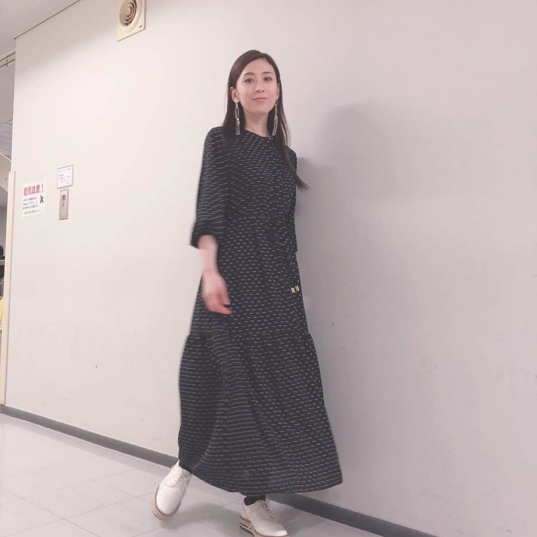 雛形あきこさんのインスタグラム写真 - (雛形あきこInstagram)「お洋服とアクセサリー #anana #なんか躍動感」1月22日 14時55分 - akiko_hinagata
