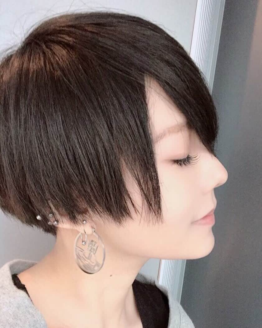 雫さんのインスタグラム写真 雫instagram テクノカットになりました 横も後ろも刈り上げました めちゃくちゃ気合い入ってて気に入ってます 1月19日 19時04分 Plkshizuku