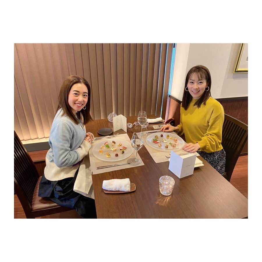 實石あづささんのインスタグラム写真 - (實石あづさInstagram)「. 同じ事務所の　 なっちゃんとランチ🍴 実は共通の知り合いが何人もいて 事務所に入る前に 会ったことがあるのです✨ 相変わらず可愛さ炸裂でした❤️ . リナシメントのお料理は ひとつひとつとっても繊細で、 特にジュエリーみたいな ひと口サイズの前菜は感動的でした😍✨ .  #lunch #lunchtime #lunchtime🍴  #rinacsimento #リナシメント  #meguro #目黒ランチ #目黒グルメ #目黒  #tokyo #japan #フリーアナウンサー  #塩尻奈都子 ちゃん❤️ #實石あづさ #ccj」1月22日 15時06分 - azusa_jitsuishi