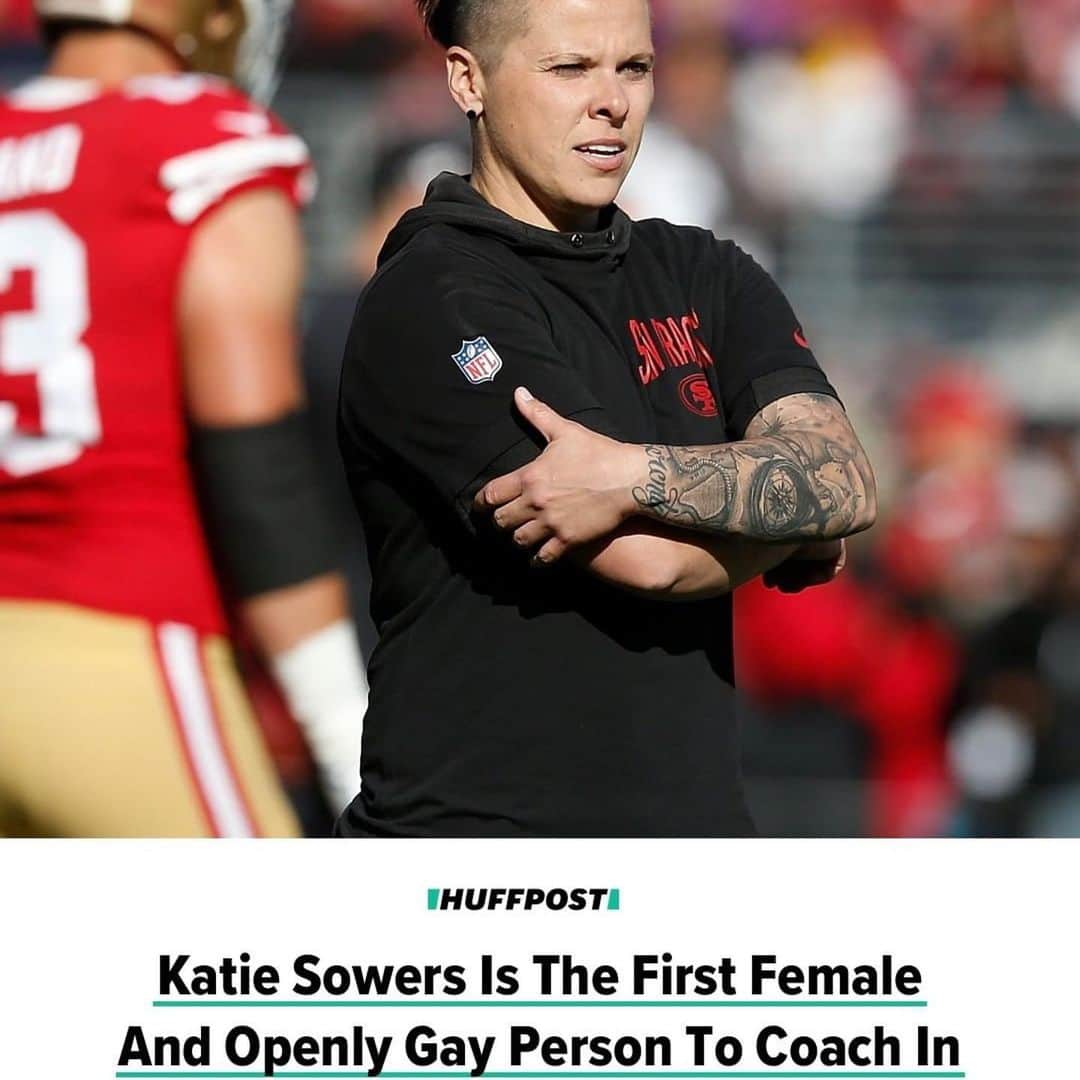 P!nk（ピンク）さんのインスタグラム写真 - (P!nk（ピンク）Instagram)「Well that’s rad! #Repost @huffpost ・・・ When the San Francisco 49ers take the field against the Kansas City Chiefs at Super Bowl LIV, it will be a historical moment for offensive assistant coach Katie Sowers. 🏈 The 49ers’ victory over the Green Bay Packers on Sunday means Sowers, who has worked for the Niners since 2017, will become the first female assistant on an NFL coaching staff to work in a Super Bowl, according to Sporting News. Sowers is also the NFL’s only openly LGBT coach, making her role in the Feb. 2 championship game doubly historic. Before going into coaching, Sowers played pro ball and was part of the 2013 U.S. Women’s National American Football team that won the International Federation of American Football’s world championship game by defeating Canada 64-0. // Head to the link in bio for more on Sowers' career. // 📝: @dmoyeweirdnews // 📷: Getty Images」1月22日 15時25分 - pink