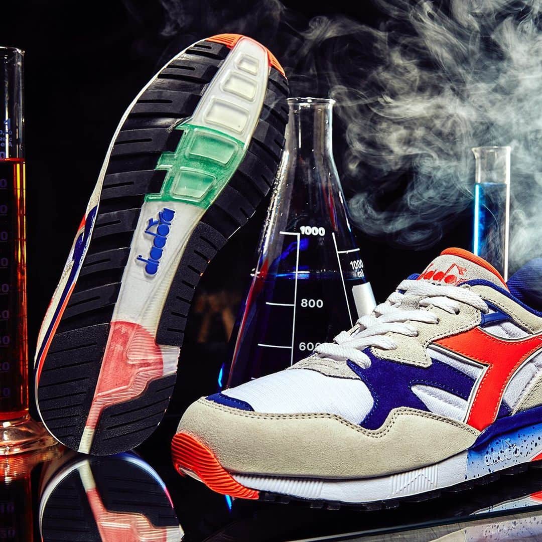 ディアドラさんのインスタグラム写真 - (ディアドラInstagram)「. 【diadora PRODUCT INFORMATION】 . "n9002" . 機能性とデザイン性を兼ね備えたスニーカーファン必見のファッションアイテム。 1992年に中距離ランナー用として発売され、その後ライフスタイルスニーカーに変貌を遂げたN9002に新色登場！ 最大の特徴は、機能性とファッション性。 当時と同じ"Double Action"システム（※着地時のかかとの衝撃を吸収し、前足部で強い蹴り出しを可能にするシステムのこと）を搭載。 ビジブル構造で話題を呼んだクリアアウトソールはそのままに、カラーバリエーションを増やして再登場です。 . n9002 ￥12,000+税 25.5cm - 29.0cm . #diadora #diadorasportswear #diadoralifestyle #makeitbright」1月22日 16時01分 - diadoralifestyle_japan