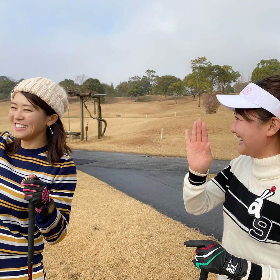 佐野真彩さんのインスタグラム写真 - (佐野真彩Instagram)「先日　#beefman コンペに参加してきました⛳️ あすかちゃんは昔から共通のお友達が多いのに、最近やっと本人に会えたんです笑 ゴルフ友達が増えて嬉しいな☺️ . . 明日は　@sanomayacup です‼︎ 第3回目のサノマヤカップは寒いかな〜、雨かな〜💦？ お天気が心配です。。 . 参加される皆さん、あったかくしてきてくださいね✨ . . #サノマヤカップ　#golf #ゴルフ女子　#ゴルフウェア　#サノマヤカップ　#サノマヤゴルフ」1月22日 16時29分 - sano.maya