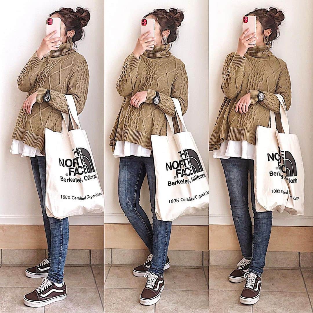 のインスタグラム：「・ ⋒ ⋒ ⋒ ・ もう入る服限られてきてほんまに着回しばっかり😂 今日も @titivatejp のAラインニットに インナーは @dholic_official のです👔🤎 ・ 最近デニムについてマタニティ用ですか？ 普通のデニムを補助ベルトで着てますか？ とよく質問くるので書いておきます✍ ・ 私あの補助ベルトがどうしても苦手で(ずれてくる😭) 初期からマタニティボトム履いていますˁ˙͠˟˙ˀ✧︎*。 無印のデニムと黒パン、あとは @milktea_junyufuku のデニムや こちらは メルカリで韓国製？のものを買いました✨ 参考になれば嬉しいです✊🏻✨ ・ ・ ・ tops @titivatejp pants メルカリ bag @thenorthface shoes @vansjapan ・ ・ ・ #mamagirl #コーディネート #ママコーデ #ママファッション #低身長コーデ #カジュアルコーデ #プチプラコーデ #きょコ #今日のコーデ #着回しコーデ #お洒落な人と繋がりたい #gu #uniqlo #今日のコーデ #今日の服 #しまむら #しまパト #マタニティ #マタニティコーデ  #妊娠9ヶ月 #体重管理に苦しむ妊婦 #ユニクロ #しまむら購入品 #レイヤードコーデ #ゆるコーデ #canaljean #重ね着コーデ #おちびコーデ」