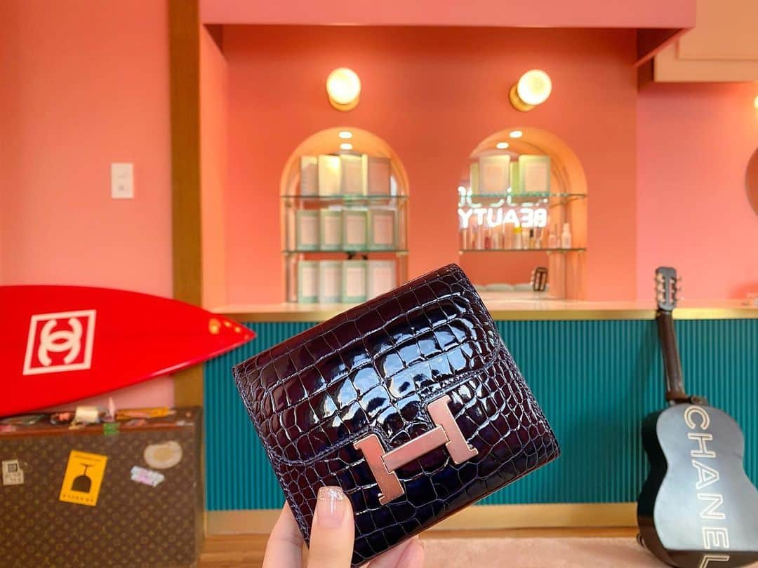 megbabyのインスタグラム：「1月22日✨今日からこの子と共にがんばろう🥰👛 @megood__beauty meeting day👩🏻‍💻💕」