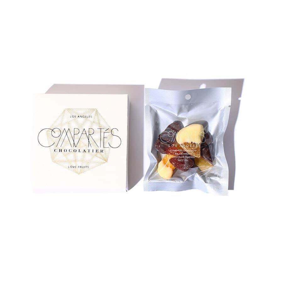 吉祥寺PARCOのインスタグラム：「高級チョコレートの老舗﻿ "COMPARTES"（コンパーテス）が﻿ 期間限定で1F特設会場にオープン🍫🤍﻿ ﻿ ﻿ 期間｜1/21(火)～2/16(日)﻿ 場所｜1F正面口特設会場﻿ ﻿ ハリウッドセレブが愛してやまない﻿ 高級チョコレートの老舖「コンパーテス」が﻿ 誕生したのは、60年以上前のこと。﻿ ﻿ ヨーロッパのチョコレート製造技術とレシピを﻿ アメリカの地に紹介するため、ロサンゼルスに誕生しました。﻿ ﻿ 「コンパーテス」のチョコレートは、﻿ ヨーロッパの伝統ある技術と﻿ 現在のオーナー兼ショコラティエの「ジョナサン・グラム」がもたらした新しい感性が合わさり、﻿ チョコレートの美味しさはもちろんのこと、﻿ 見た目の美しさにもこだわった、ユニークで創造性溢れる商品を多数取り揃えています。﻿ ﻿ #吉祥寺 #吉祥寺パルコ #吉祥寺PARCO #kichijoji #parco #吉祥寺グルメ #チョコレート #chocolate #チョコ #バレンタイン #COMPARTES #コンパーテス #チョコ好き」
