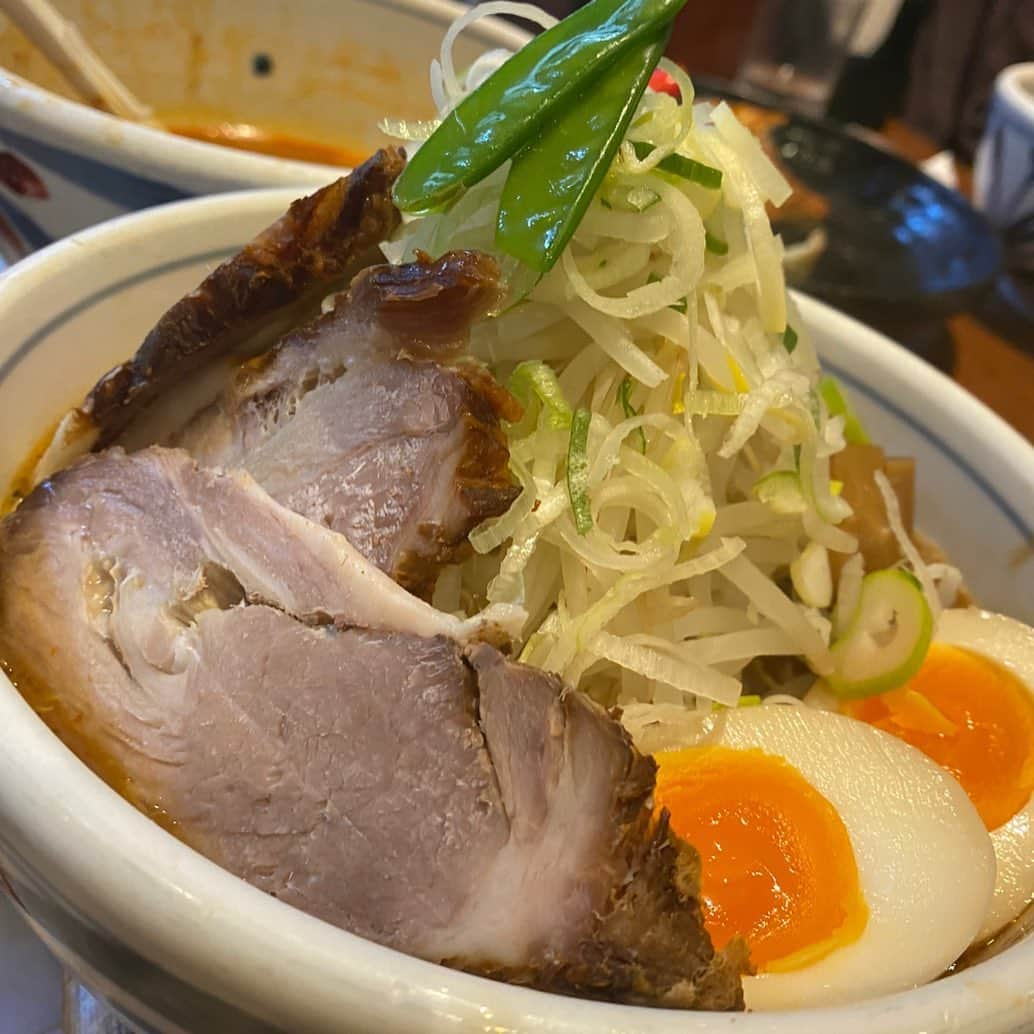 もえのあずきさんのインスタグラム写真 - (もえのあずきInstagram)「山盛りラーメンとチャーハンと餃子ぺろり😋😋😋 ブログに写真載せたらお店の名前教えてほしいって何人かに言われたから載せとく💕  #赤坂一点張#一点張#一点張り#赤坂グルメ #ラーメン女子#japaneseramen #japanesegirl #japanesefood #デカ盛りラーメン #大食い」1月22日 17時21分 - moeazukitty