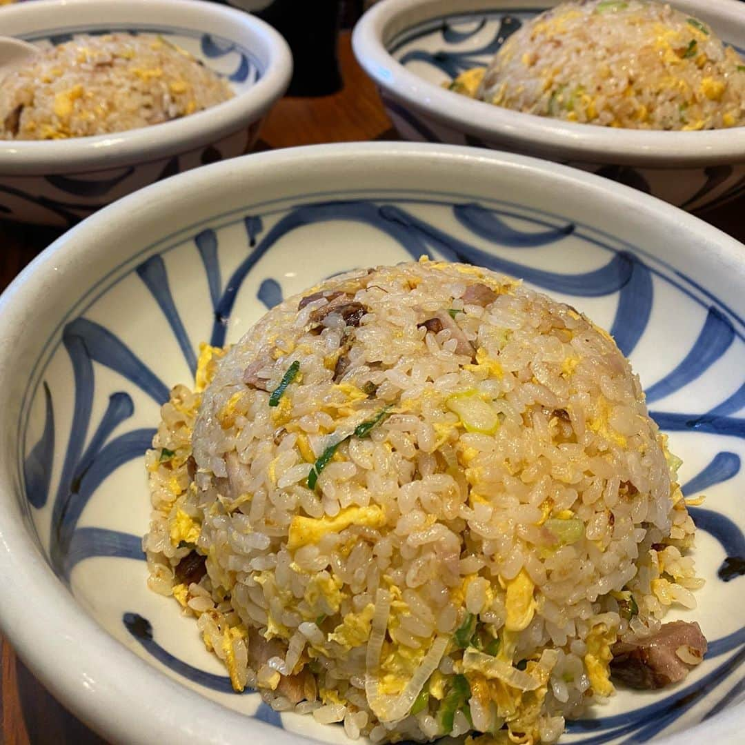 もえのあずきさんのインスタグラム写真 - (もえのあずきInstagram)「山盛りラーメンとチャーハンと餃子ぺろり😋😋😋 ブログに写真載せたらお店の名前教えてほしいって何人かに言われたから載せとく💕  #赤坂一点張#一点張#一点張り#赤坂グルメ #ラーメン女子#japaneseramen #japanesegirl #japanesefood #デカ盛りラーメン #大食い」1月22日 17時21分 - moeazukitty