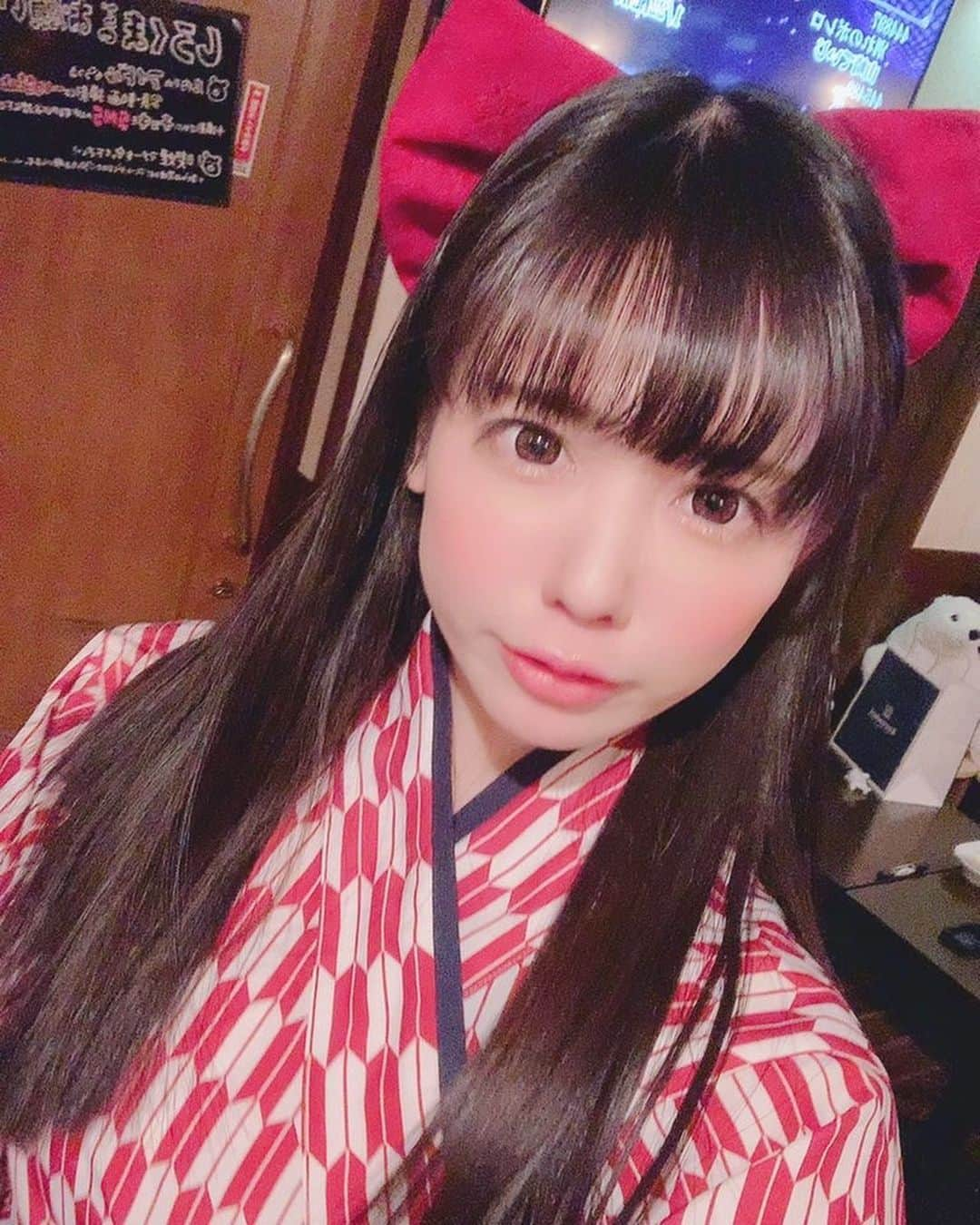 恋汐 りんごさんのインスタグラム写真 - (恋汐 りんごInstagram)「🍎 ❤️ 🍎 ❤️ 2020しよ初スナックあざらし (Ｕ ˘ᴗ˘ Ｕ) #恋汐りんご #大正浪漫  #japanesegirl  #japaneseidol  #idol」1月22日 18時01分 - sioringogo