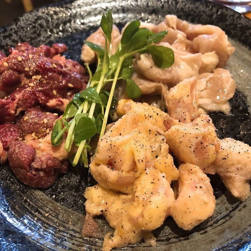 なかの食鶏蛍池店さんのインスタグラム写真 - (なかの食鶏蛍池店Instagram)「おはようございます🦍☺️なかの食鶏蛍池店平日は焼酎銘柄が１人3杯まで半額です！！皆様お誘い合わせの上よろしくお願い致します🤲 遅れ新年会の方も絶賛受付中です！！！！ バイトスタッフも募集受付しているので興味のある方是非気軽にお電話下さい✨✨ 06-6152-5598 ご予約もお待ちしています(^^) #なかの食鶏#焼き鳥#焼鳥#やきとり#宴会#居酒屋#鳥刺し#お造り#名古屋コーチン#食べログ#飯テロ#おいしい#美味しい#大阪グルメ#こだわり#肉スタグラム#食スタグラム#食べるの大好き#食テロ#絶品#ビール#チューハイ#グルメな人と繋がりたい#川西#淡路#蛍池#石橋#十三#蛍池グルメ」1月22日 18時10分 - nakanoshokkei.hotarugaike