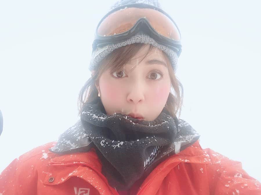 佐藤由季さんのインスタグラム写真 - (佐藤由季Instagram)「さとうゆきだけに ゆき❄️降らせて帰ってきました🙋‍♀️笑 そして今回も美味しかった上国カレー🍛 今年はラムが入っているスパイシーなレッドカレーとお馴染みのガーナチョコカレー🍫 ちなみに今年のレンタルウェアはオレンジ だった🧡なんだか縁を感じます😍 今年もご褒美レポートを ありがとうございました⛷ また詳しくはブログにて…🙋‍♀️ #bayfm  #プレシャスレポート  #上越国際スキー場  #上国  #新潟  #スキー  #ご褒美レポート  #雪  #降らせた （笑） #佐藤由季 だけに #ゆきの女王 （笑） #ANNA さん命名💓 #カレー  #レッドカレー  #ガーナチョコカレー  #レンタルウェア  #オレンジ  #ジャイアンツカラー  #ニット帽 忘れて急遽百均（笑） #今年で上国7年目  #毎年ありがとうございます  #来年も …😍」1月22日 18時04分 - yukisato0710