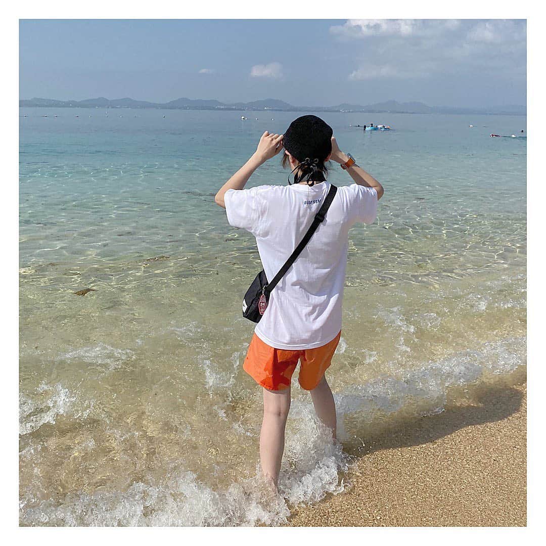 森杏奈さんのインスタグラム写真 - (森杏奈Instagram)「ㅤㅤㅤㅤㅤㅤㅤㅤㅤㅤㅤㅤㅤ ㅤㅤㅤㅤㅤㅤㅤㅤㅤㅤㅤㅤㅤ 少年ズボン、濡れとるがな。 ㅤㅤㅤㅤㅤㅤㅤㅤㅤㅤㅤㅤㅤ この時まさか海に入れるとは思ってなくて 水着なんてある訳なく、お借りした少年ズボン🤣 ㅤㅤㅤㅤㅤㅤㅤㅤㅤㅤㅤㅤㅤ 海っていいですよね🏖🐠☀️ 満員電車の中、沖縄の写真見返して癒されてます*´｀* ㅤㅤㅤㅤㅤㅤㅤㅤㅤㅤㅤㅤㅤ #okinawa #沖縄 #sea #海 #beach #ビーチ  #oodomaribeach #大泊ビーチ  ㅤㅤㅤㅤㅤㅤㅤㅤㅤㅤㅤㅤㅤ」1月22日 18時54分 - _morianna