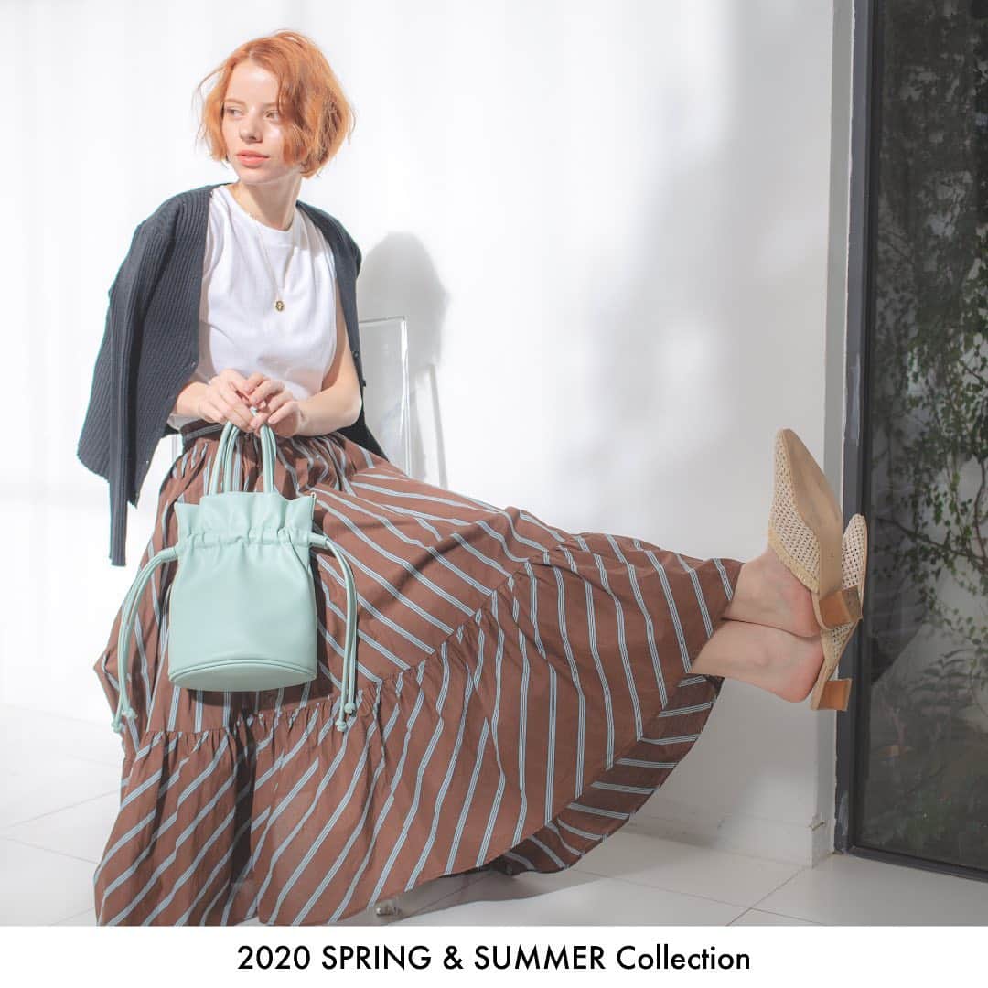 SMIRNASLI_officialのインスタグラム：「. . SMIR NASLI 2020 Spring collection . . .  #smirnasli #サミールナスリ #bag #tote #totebag #ruck #2way #2waybag #scarf #2020 #2020ss  #2020sscollection」