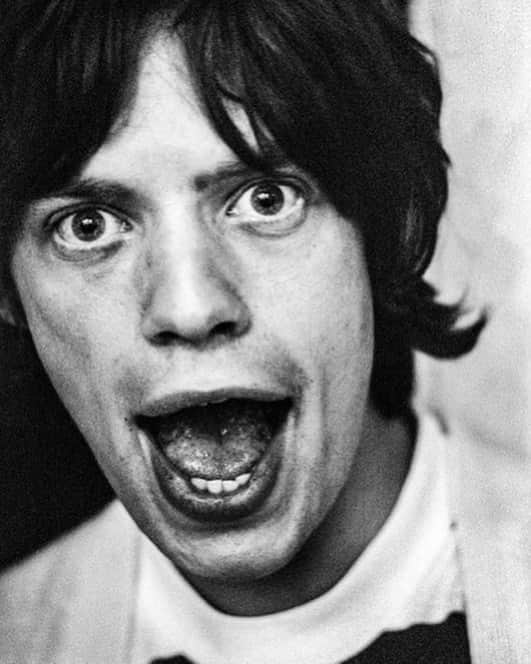 The Rolling Stonesさんのインスタグラム写真 - (The Rolling StonesInstagram)「Mick Jagger in 1964 - David Newell-Smith photographed the 21 year-old before their gig at the Astoria Theatre in Finsbury Park, London. @mickjagger  #therollingstones #mickjagger #blackandwhite #photography」1月22日 20時00分 - therollingstones