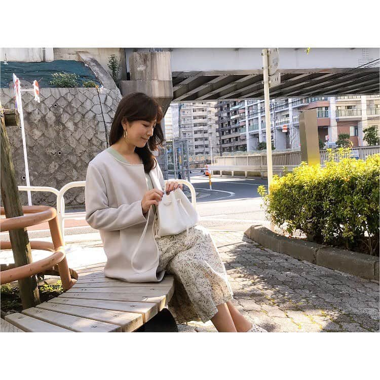 大谷朋子さんのインスタグラム写真 - (大谷朋子Instagram)「♡ * MEW'S REFINED CLOTHESの スエードコートも可愛かった♡ * 首回りすっきりで着心地もよくて、 ロングスカートにも合わせやすい✿︎ * MEW'Sの春コート、 見ているだけでニヤニヤしちゃった♡要チェック！ * * @mews_official_jp #ミューズ試着レポ20SS #ミューズootd #mewsrefinedclothes  #fashion #ootd #outfit #code #coordinate  #ファッション #コーディネート #コーデ  #スエードコート #春コーデ」1月22日 20時03分 - tomoko_ohtani