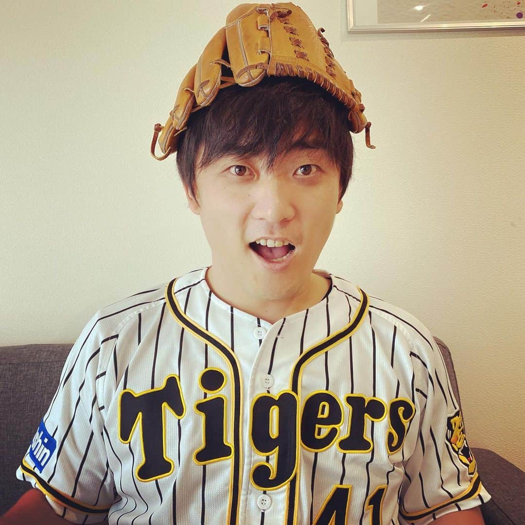 高橋聡文さんのインスタグラム写真 - (高橋聡文Instagram)「YouTubeチャンネル開設しました😊 チャンネル名はふみちゅーぶになりました⚾️ チャンネル登録お願いします📱  #野球#youtube #youtuber #コラボお願いします#youtuber#instagramer #和菓子屋#中日#阪神#高橋聡文#いちご餅#がんばれ」1月22日 20時24分 - akifumi0529