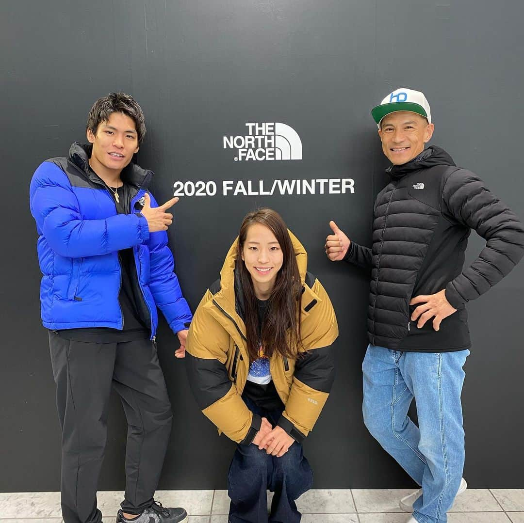 平山ユージさんのインスタグラム写真 - (平山ユージInstagram)「@thenorthfacejp 展示会✨ @noguchi_akiyo と @tomoa_narasaki と秋冬2020を見させて頂きました。来季の新しいThe North Face 秋冬商品を見た後にキャンピングカーが展示してあるコーナーへ、旅心をくすぐられ、かなりこのコーナーに心奪われた。こんな感じでキャンプしたいし、キャンピングカーで旅をしてみたい🤩🤩 @thenorthface  @thenorthface_climb  @thenorthfacecup  @climbparkbasecamp  #thenorthface2020 #tokyo2020 #athletes #akiyonoguchi #tomoanarasaki #campingcar」1月22日 20時25分 - yuji_hirayama_stonerider