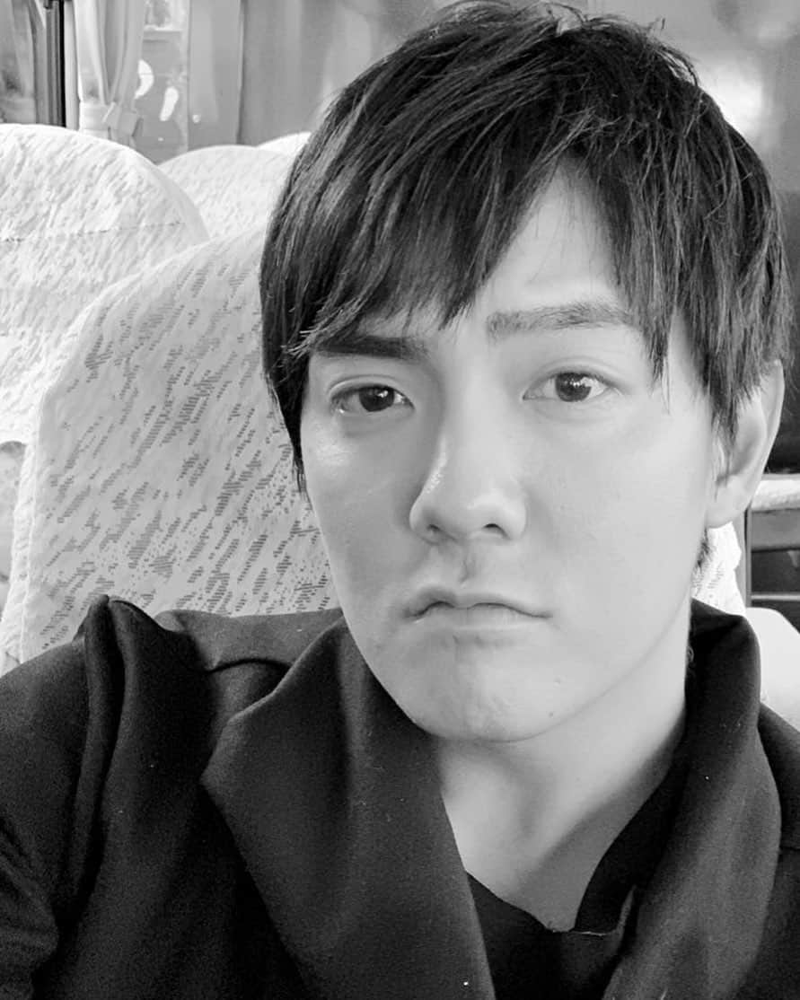 長田成哉のインスタグラム：「愛されてんなぁ、ナダよ。」