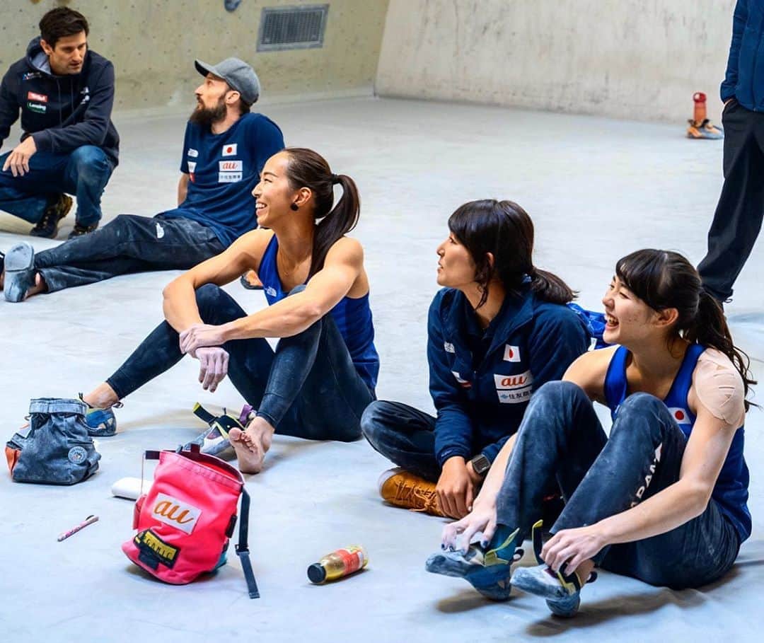野口啓代のインスタグラム：「~Japan National Training Camp~ I had a great climbing days with team JAPAN! Our coachs always take care of us and the team members are always pushing themself up. I could concentrate on my climbing everyday. I love this kind of atmosphere:)* * And this time, I had a time to meet my friends I respect. This is one of my pleasant time when I visit in Innsbruck!* * Now I back to Japan with many good and new feeling! * * インスブルック合宿終了! 毎日登りたいものを登って、自分のやりたいことをやりきった10日間!!!* * “来た時よりも調子を上げて帰る”を目標に、追い込み過ぎず、3種目とも尻上がりで終わる事が出来たし、ボルダーもリードもworldcupシミュレーション練習が出来て良かった!* * 何から何までサポートしてくれたコーチ陣、常に刺激をくれるチームメンバー、今回は大好きな友達にも会えて嬉しかった☺︎* * 日本でも充実した日々にしよう! みなさんありがとうございました★* * * @au_official #大和証券 @thenorthfacejp @orientalbaio #三井不動産 @cowsoapcp #zeta  @c3fit @lasportivajp @petzl_official  @newhale_japan」