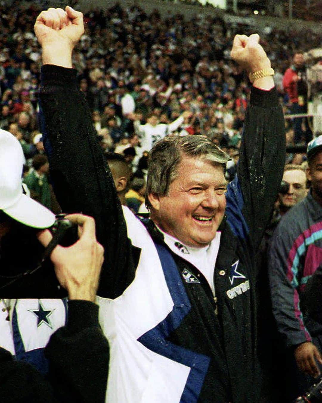 GQさんのインスタグラム写真 - (GQInstagram)「#YourMorningShot: Jimmy Johnson after the Dallas Cowboys defeated the San Francisco 49ers in the 1994 NFC Championship.」1月22日 21時00分 - gq