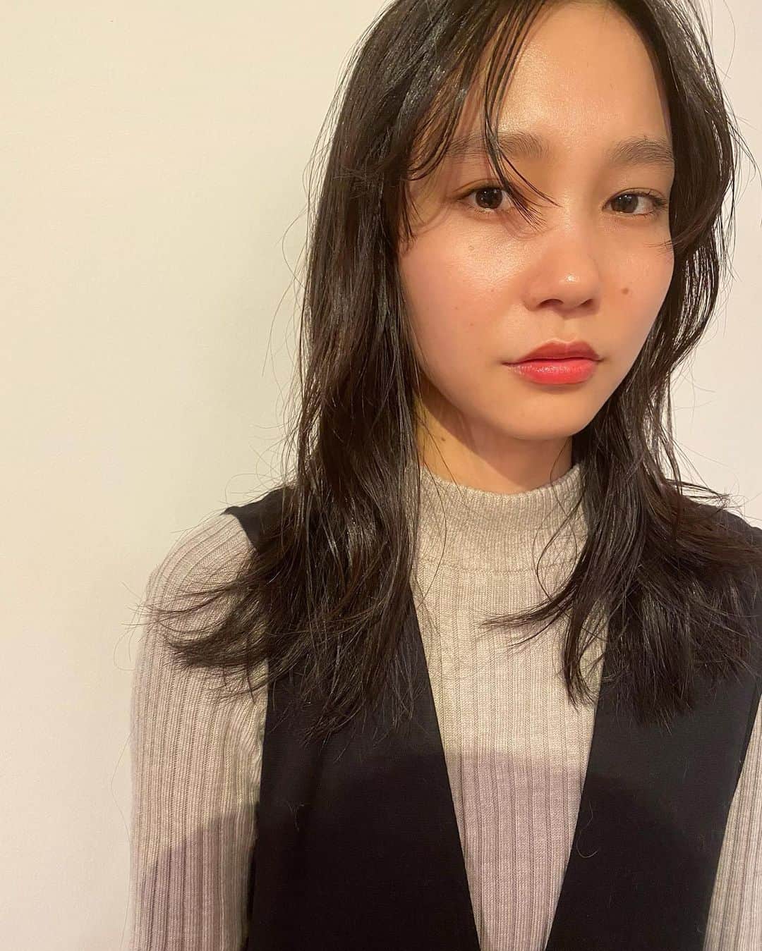 高橋有紀のインスタグラム：「亜美ちゃん切りましたそして前髪は長くなりました❤︎ #lysa_yuki #高橋亜美　 #ラーレ　を使ってスタイリング」