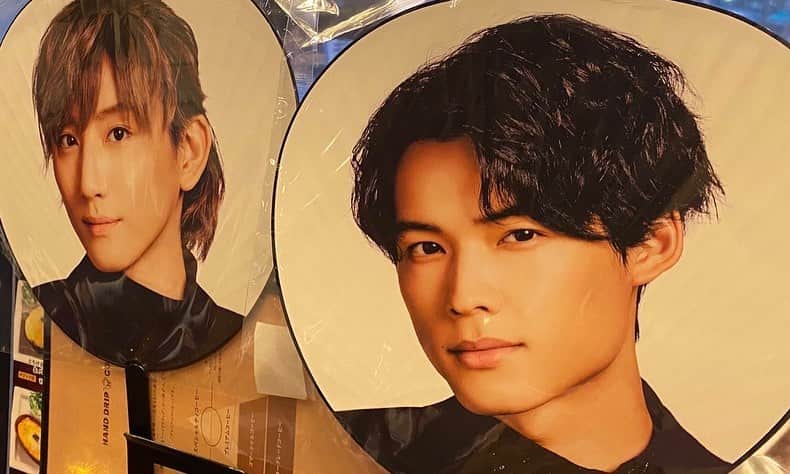 愛水せれ奈さんのインスタグラム写真 - (愛水せれ奈Instagram)「#sixtones (#ストーンズ )デビューおめでとうございます✨🎊✨ . 先日、お友達が誘って下さり#横浜アリーナ にて行われた#コンサート へ行かせていただきました😄🌟 久しぶりの#立ち見 にも関わらず全く疲れることなく、2時間30分めいっっぱい楽しませていただきました✨😆✨ 特にお目当て様もいないのに😳😳😳 それでも楽しませてくれるというのはさすがだなぁと思いました❣️❣️ #kattunファン 私としましては . #rightnow  #thedmotion  #喜びの歌  #lovinu  #wildsofmyheart . . とKAT-TUNの中でも大好きな曲ばかり歌ってくれたのでかなりテンションあがりました✨😆✨ . そして... コンサート終わった頃にはすっかり#田中樹 (たなかじゅり)さんのファンになってました🤣🤣🤣 #rap がとっっってもお上手で、トークも面白く、スタイルも良きでした❤️ これから#ストーンズ では樹くん推しでいきますっ❣️❣️ . 最後に... 同じ日にデビューの#snowman (#スノーマン )も本当におめでとうございます✨🎊✨ 昔からずっと見てきて大好きなグループなのでとても嬉しいです😄✨ #スノ では#渡辺翔太 さん推しです🤣 一応ご報告しておきます笑」1月22日 21時30分 - airi.aaari.aimi