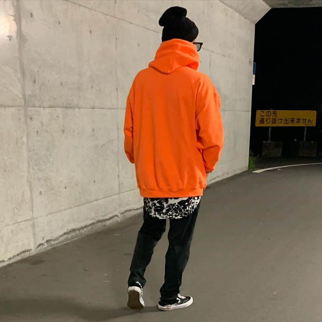 イルマニアさんのインスタグラム写真 - (イルマニアInstagram)「@illmatic_2018  ネオンオレンジ🧡🧡🧡hoodie🧡🧡🧡 ・ ・ now on sale ・ ・ dmにて販売しております🙏 ・ ・ #イルマニア#mcma#mcmastyle#illmatic#illmaticstyle#chromehearts」1月23日 7時17分 - mcma0821