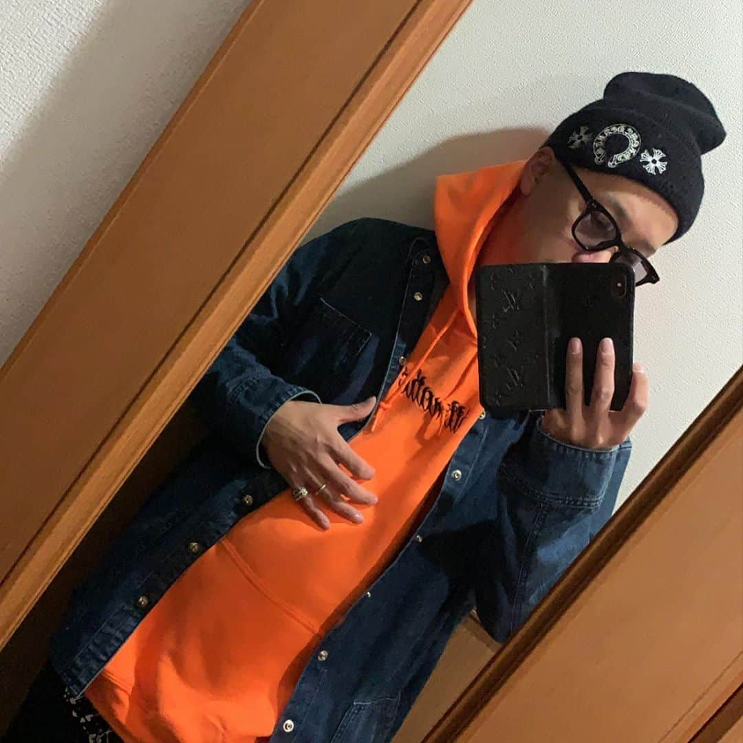 イルマニアさんのインスタグラム写真 - (イルマニアInstagram)「@illmatic_2018  ネオンオレンジ🧡🧡🧡hoodie🧡🧡🧡 ・ ・ now on sale ・ ・ dmにて販売しております🙏 ・ ・ #イルマニア#mcma#mcmastyle#illmatic#illmaticstyle#chromehearts」1月23日 7時17分 - mcma0821