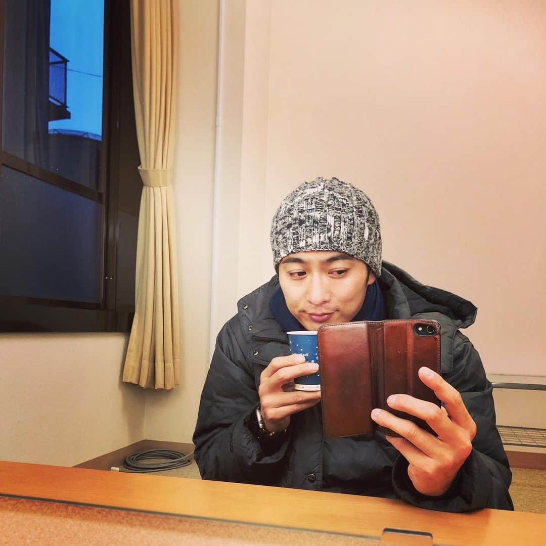 松田悟志さんのインスタグラム写真 - (松田悟志Instagram)「朝から雨でびしょびしょになると、人はこういう顔になります👶 #雨  #の #京都  #風情 #しかない  #と #思い込む #朝です  #😜」1月23日 7時17分 - matsuda_satoshi1216