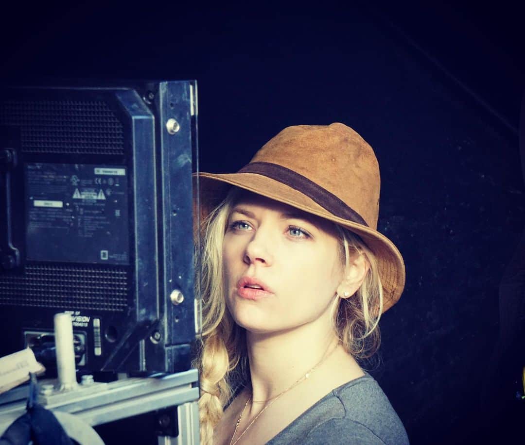 キャサリン・ウィニックのインスタグラム：「Dreams come true.. 🎬 #Vikings #Director」