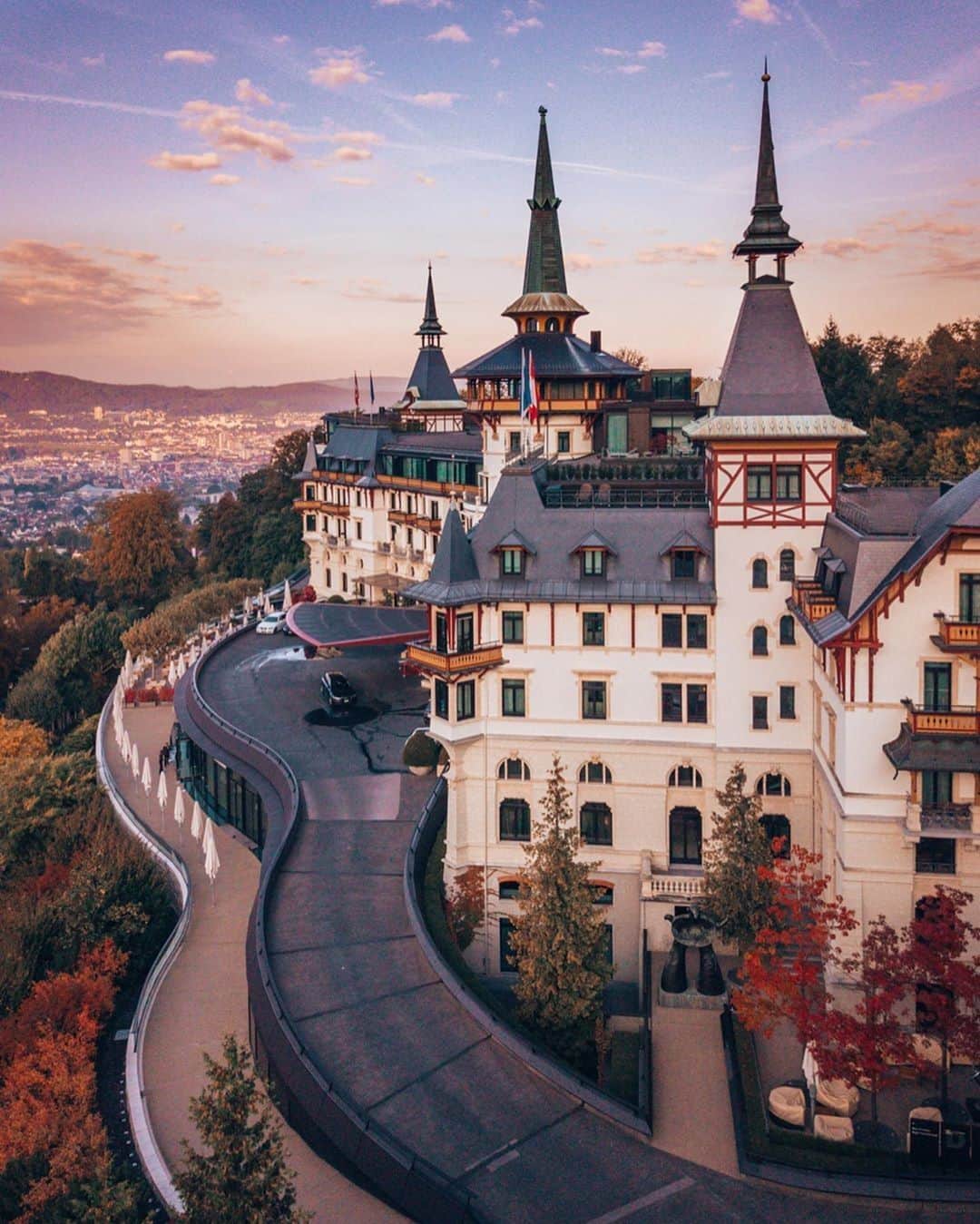 BEAUTIFUL HOTELSさんのインスタグラム写真 - (BEAUTIFUL HOTELSInstagram)「Sunset colors over beautiful Zurich, Switzerland! 🌅 The Dolder Grand offers views of the Alps and Lake Zurich. Would you stay here? (📸: @thetravelpro 📍: The Dolder Grand - @thedoldergrand)」1月23日 7時38分 - beautifulhotels