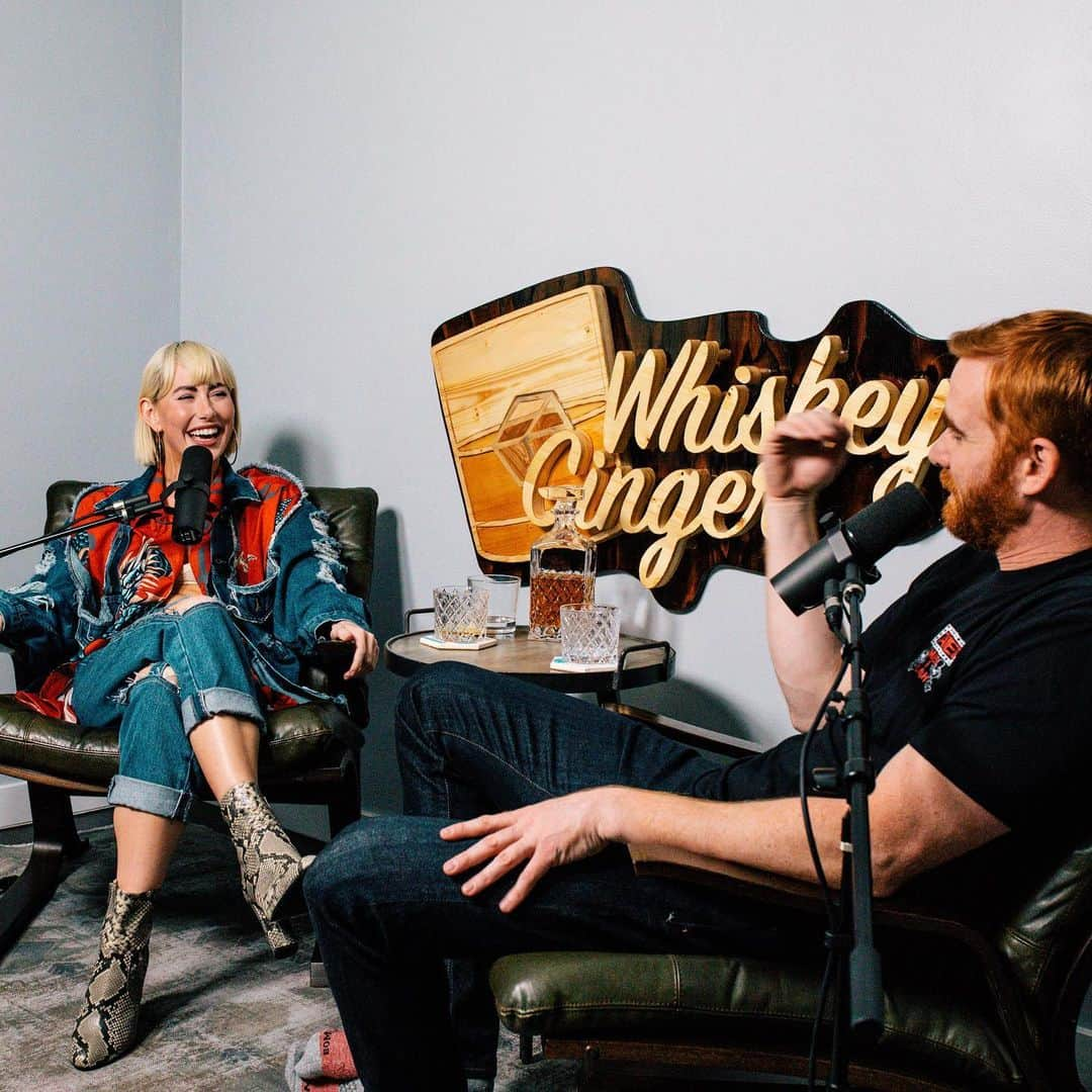 Carter Cruiseさんのインスタグラム写真 - (Carter CruiseInstagram)「had a blast with @cheetosantino on his podcast WHISKEY GINGER yesterday! pretty cool to sign my name next to some serious legends. it’ll be up next week so get excited 🤗 (@simplyyyg)」1月23日 7時38分 - cartercruise