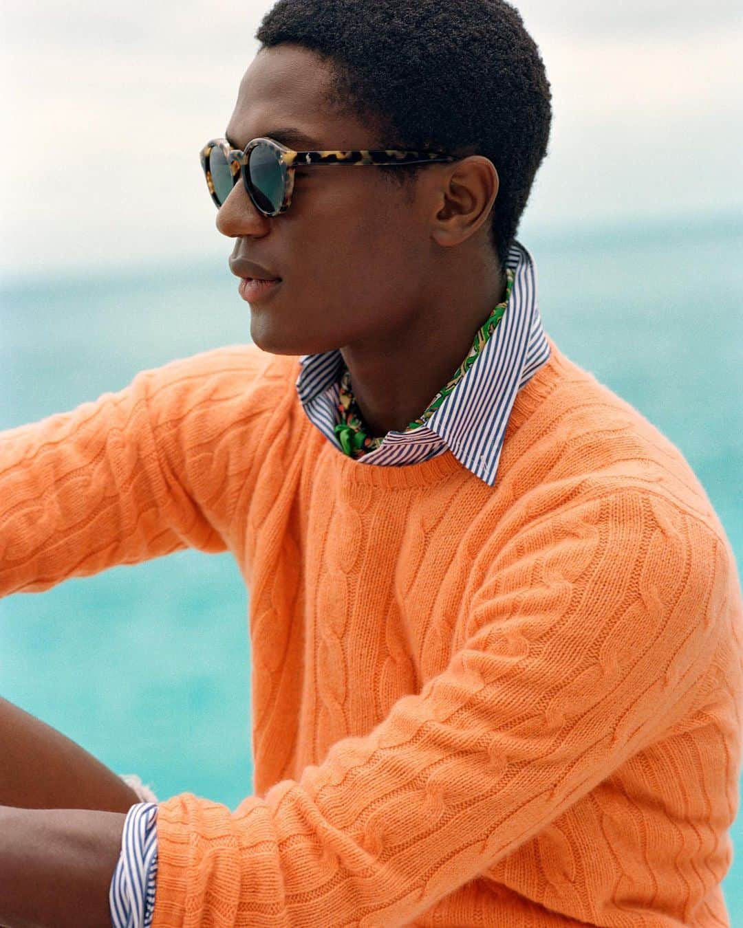 Polo Ralph Laurenさんのインスタグラム写真 - (Polo Ralph LaurenInstagram)「Classic silhouettes inspired by the bright colors of Bermuda, paired with #PoloRalphLauren Heritage collection eyewear.  Read more about the timeless elegance of Bermuda on RLMag.com, and explore the full collection via link in bio.  #PoloRLStyle」1月23日 7時43分 - poloralphlauren