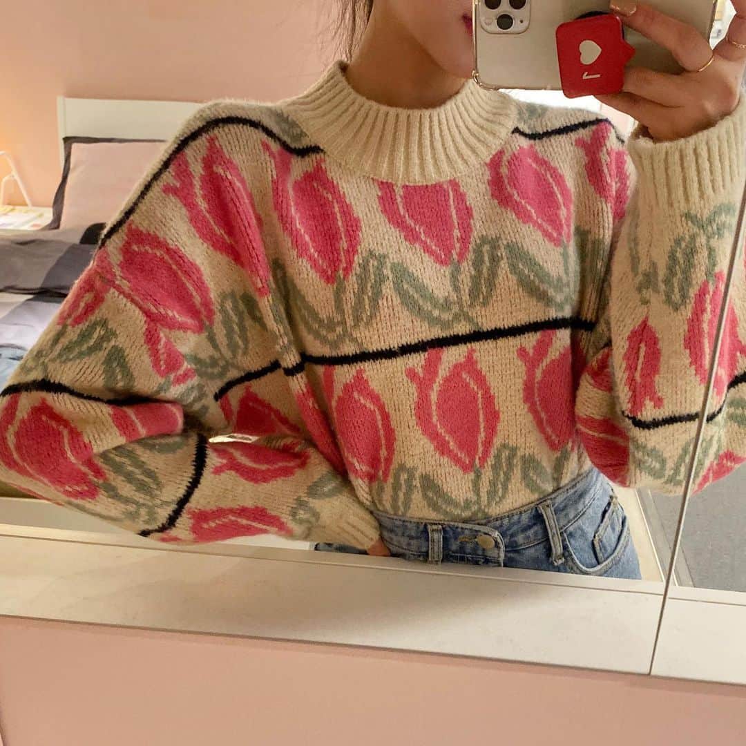 Chuuのインスタグラム：「촬영할때 넘 예쁘다했던 니트🌷」