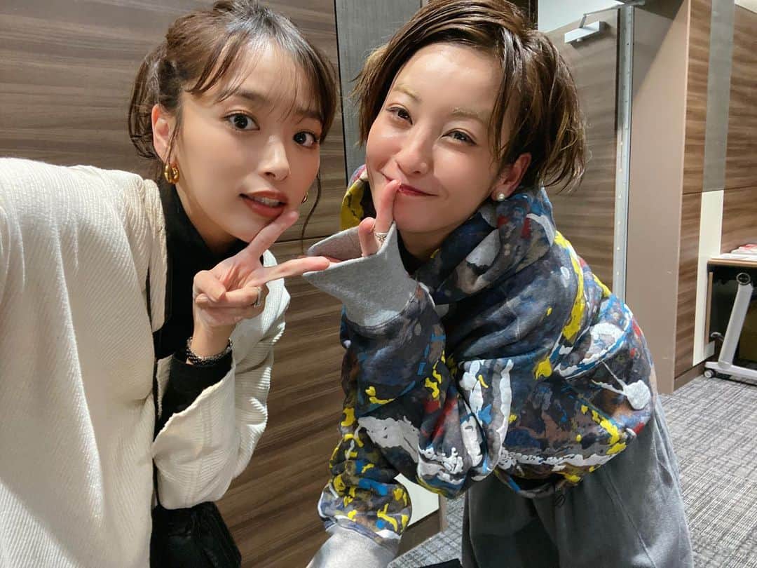 近藤千尋のインスタグラム：「おはようございます☀🥰 昨日はまきちゃんに会えて 久々にお話しできて嬉しかった日🥰 #ヒルナンデス いつも優しく笑顔でお話ししてくださるモデルとしても母としても大好きな大先輩‼️☺️ スタッフさん達もおかえりなさい😊って言ってくれて 嬉しかったなぁ😭😭😭✨ さて！今日も頑張りましょう❣️✨ #朝風呂からの更新でした 😂🛁 #そろそろみんな起きる頃 #素敵な１日に　😍」